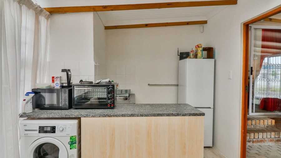 4 Bedroom Property for Sale in Kleinbaai Western Cape